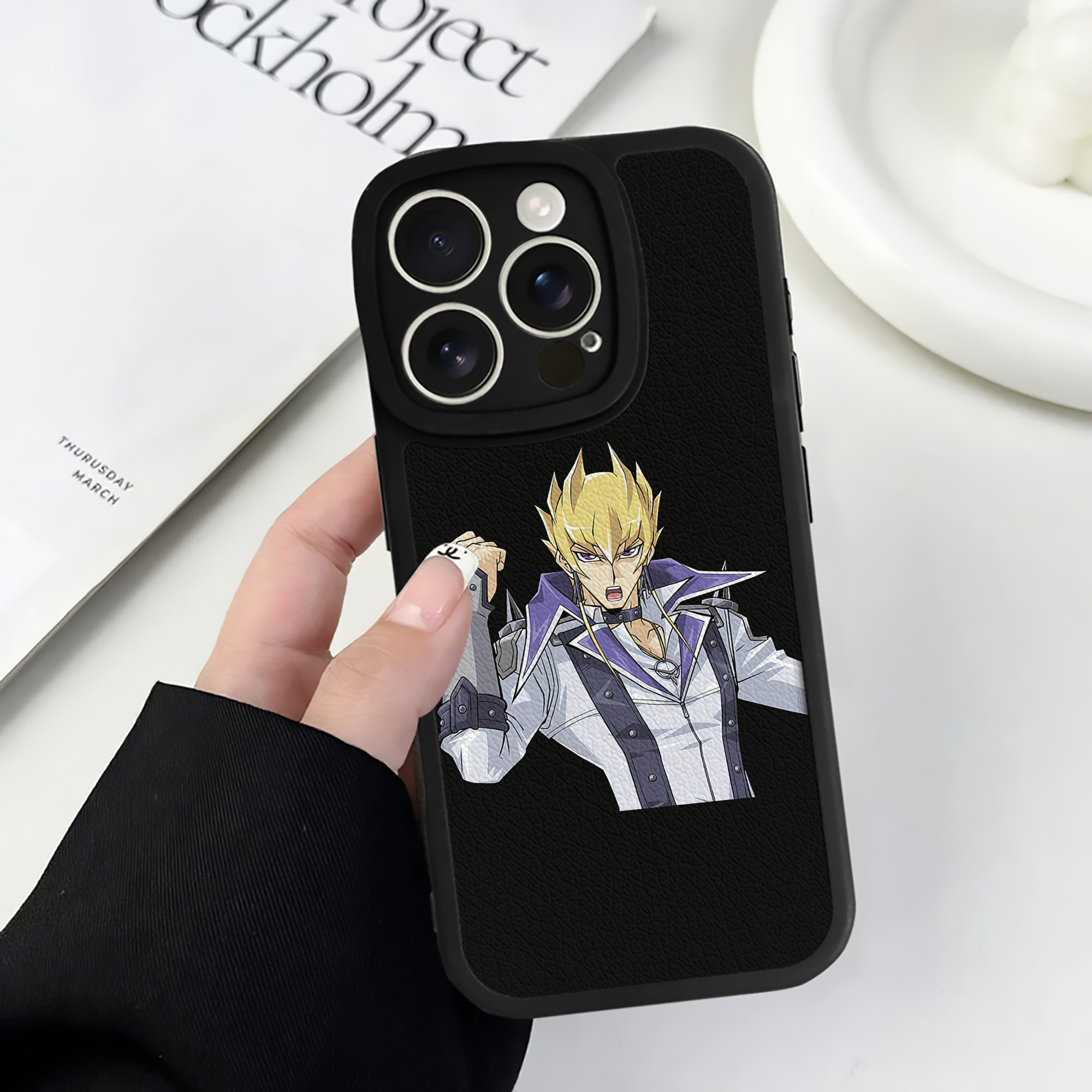 遊☆戯☆王 Yu-Gi-Oh! 【iPhone 16シリーズ対応】シリコンスマホケース（レザー調） 材質：シリコン